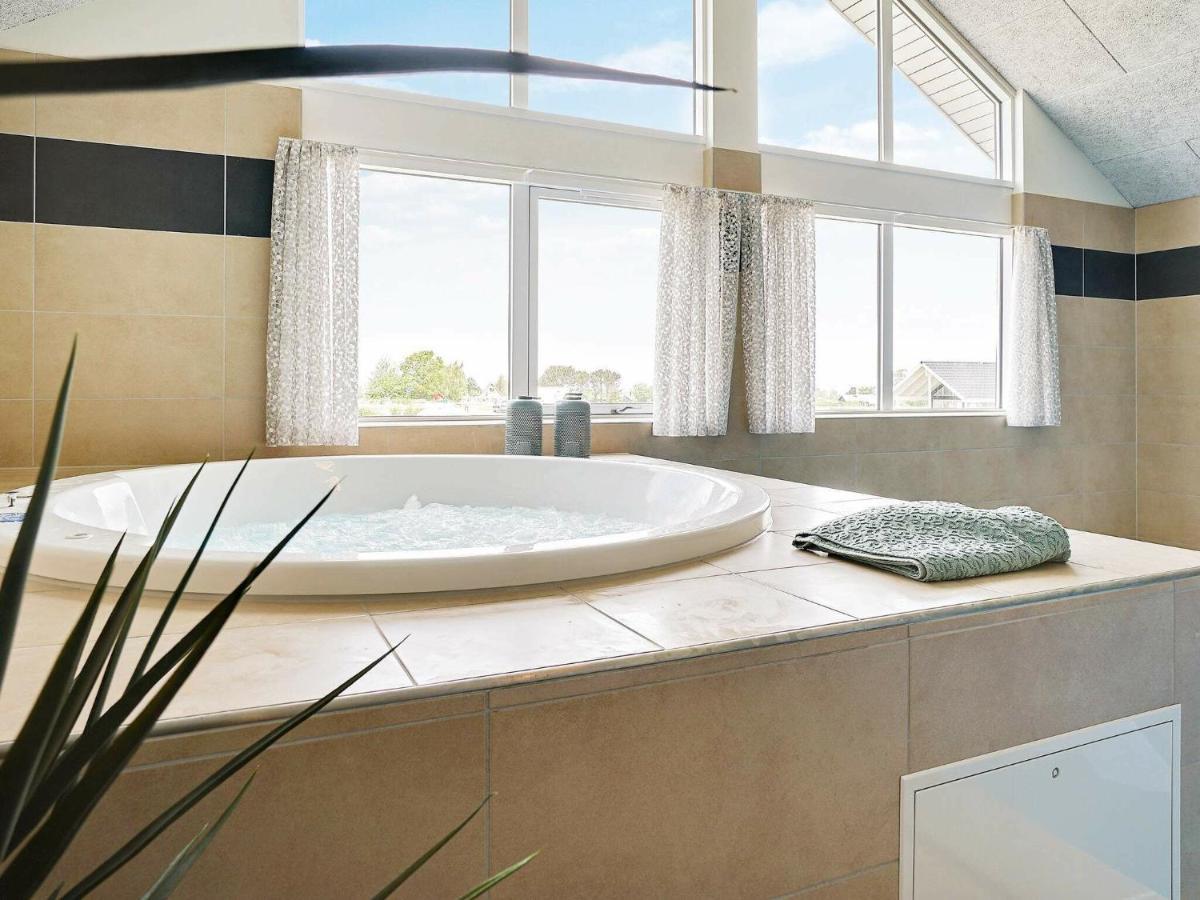 18 Person Holiday Home In 보겐세 외부 사진